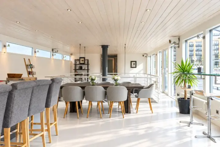 Britain's biggest houseboat in London Bridge – photo 7